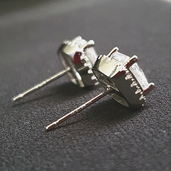 Square Cut Diamond Earrings - Picture 3 of 6